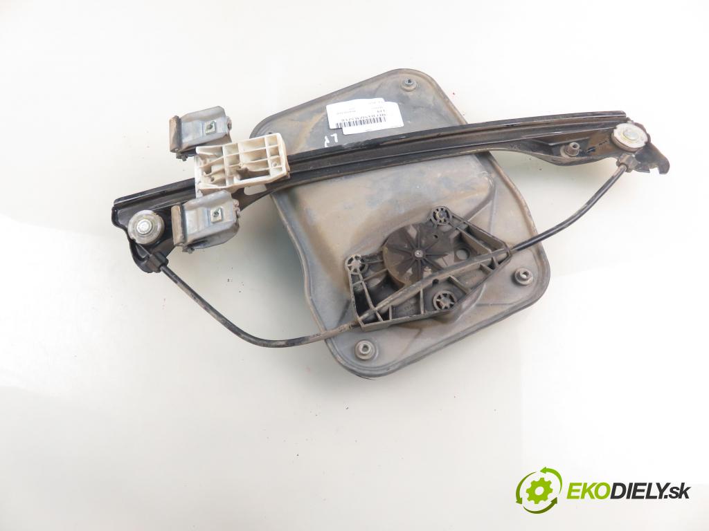 SKODA ROOMSTER (5J) KOMBIVAN 2009 63,00 1.4 - BXW 1390,00 mechanismus oken 5J7837401D ; 6Q2959802F