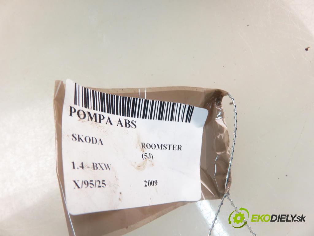 SKODA ROOMSTER (5J) KOMBIVAN 2009 63,00 1.4 - BXW 1390,00 Pumpa ABS 6R0907379J ; 6R0614117F ; 0265800816 (Pumpa ABS)