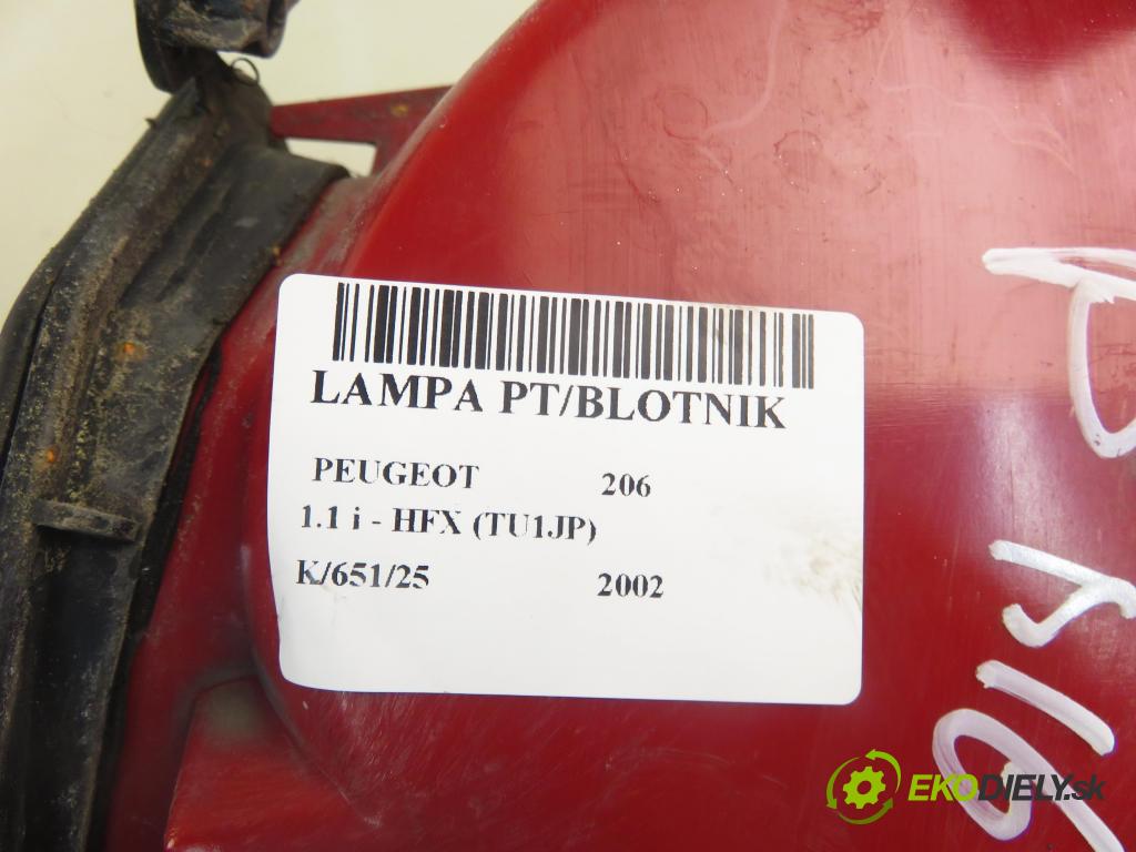 PEUGEOT 206 liftback (2A/C) HB 2002 440,00 1.1 i - HFX (TU1JP) 1124,00 Svetlo pravé zadné