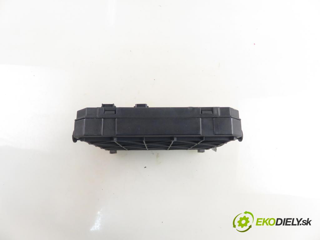 PEUGEOT 206 liftback (2A/C) HB 2002 440,00 1.1 i - HFX (TU1JP) 1124,00 MODUL BSI 9646777480