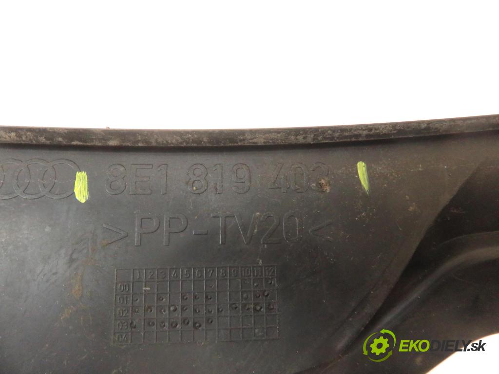 AUDI A4 (8E2, B6) SEDAN 2003 96,00 1.9 TDI PD 130 1896,00 Torpédo, plast pod čelné okno 8E1819417B ; 8E1819403 (Torpédo (plast pod čelným sklom))