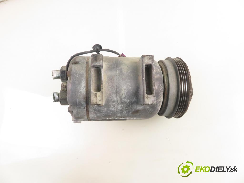 AUDI A4 (8D2, B5) SEDAN 1996 74,00 1.6 8V 100 - ADP 1595,00 KOMPRESOR: klimatizace 8D0260805 (Kompresory)