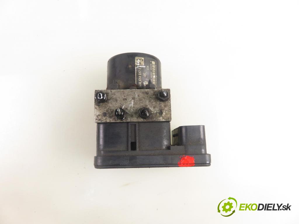 VW GOLF IV Variant (1J5) KOMBI 2001 85,00 1.9 TDI PD 115 - AJM 1896,00 Pumpa ABS 1C0907379E ; 10096003133 (Pumpa ABS)