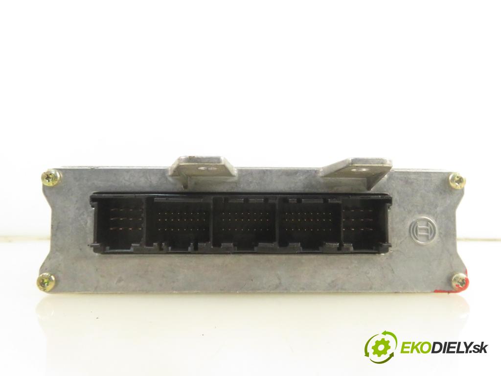 AUDI A4 (8D2, B5) SEDAN 1996 74,00 1.6 8V 100 - ADP 1595,00 Riadiaca jednotka Motor 0261203554555 ; 8D0907557B