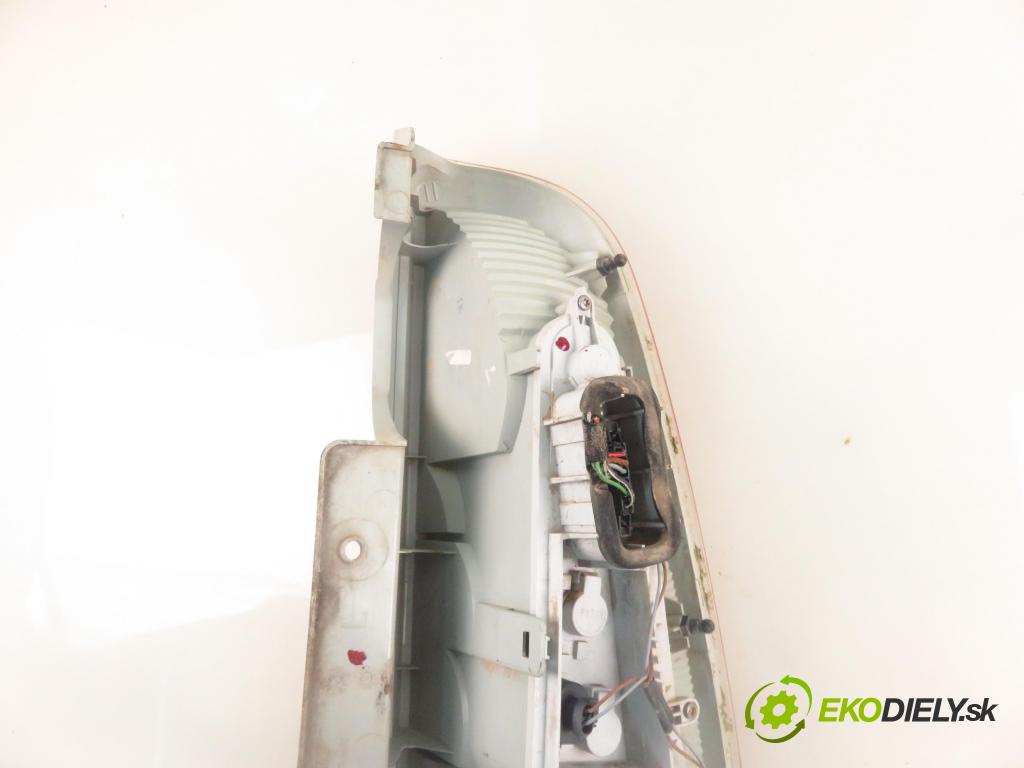 SKODA ROOMSTER (5J) KOMBIVAN 2009 63,00 1.4 - BXW 1390,00 Svetlo ľavé zadné 5J7945095