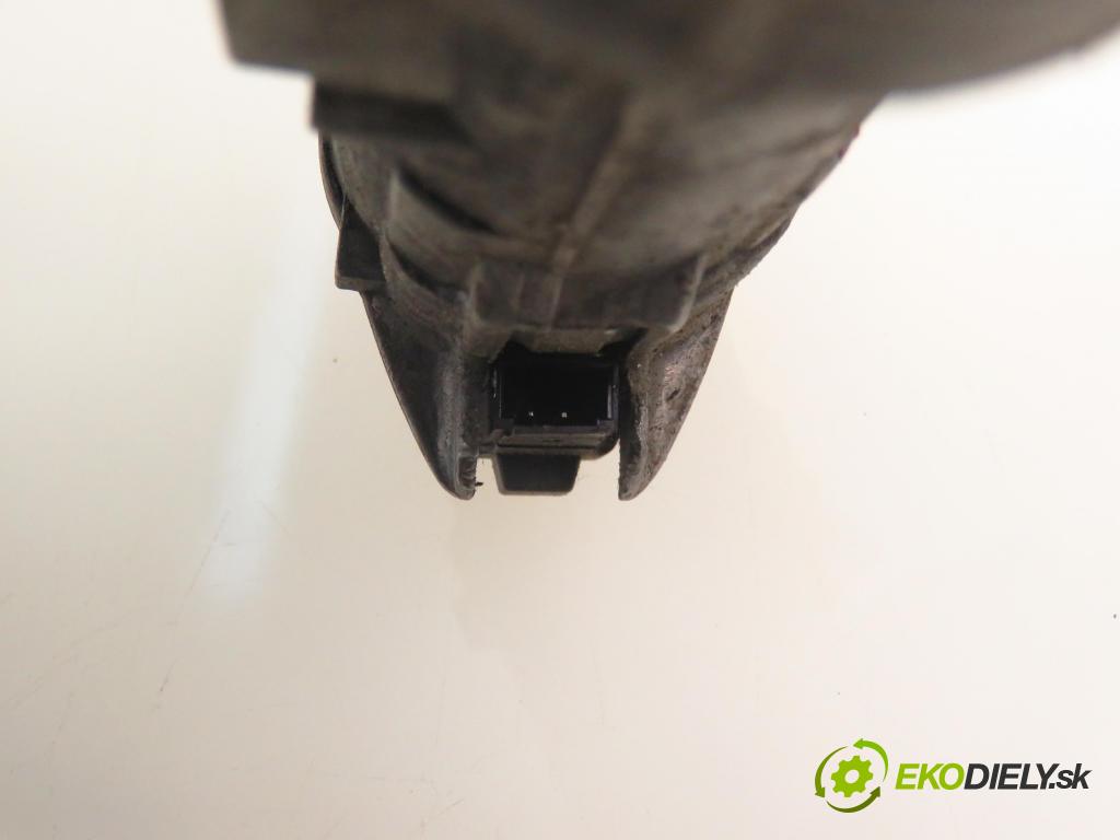 VW BORA (1J2) SEDAN 1999 74,00 1.6 - AKL 1595,00 spinačka 4B0905851C (Spínacia skrinka)