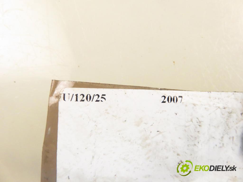 KIA SORENTO I (JC) SUV 2007 125,00 2.5 CRDi 170 - D4CB 2497,00 motorek stěrače ZADNÍ: 987003E000