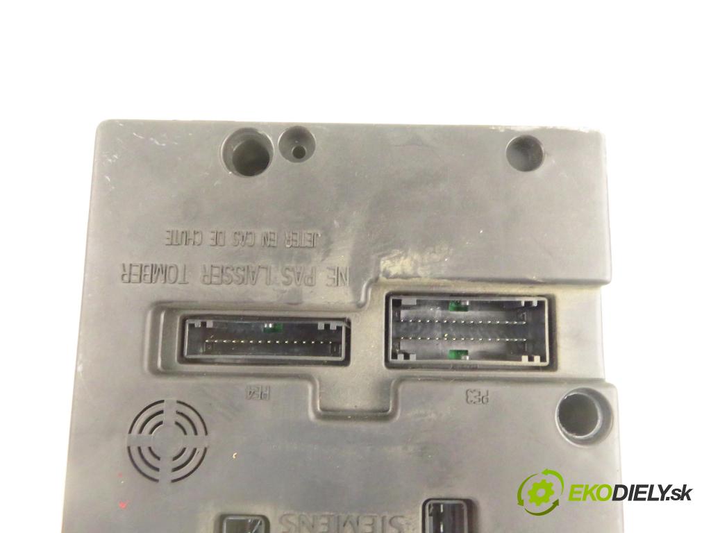 RENAULT SCENIC I (JA0/1_) MINIVAN 2000 79,00 1.6 16V 107 - K4M 700 1598,00 MODUL BSI 8200029342A ; S108502610C