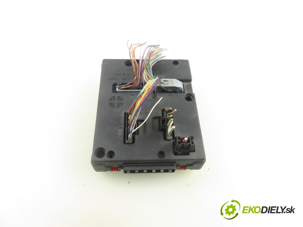 RENAULT SCENIC I (JA0/1_) MINIVAN 2000 79,00 1.6 16V 107 - K4M 700 1598,00 MODUL BSI 8200029342A ; S108502610C