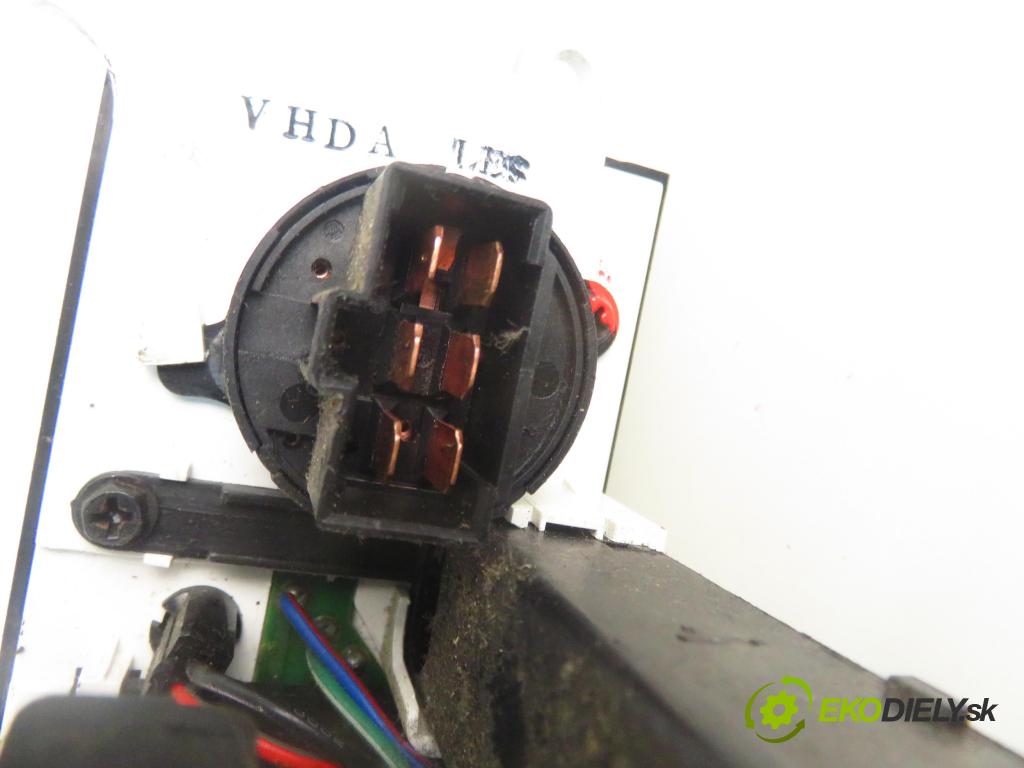 HYUNDAI GALLOPER II (JK-01) TERENOWY 2001 73,00 2.5 TD intercooler - D4BH 2476,00 Panel kúrenia