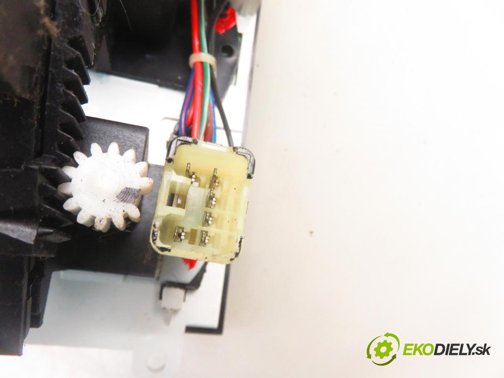 HYUNDAI GALLOPER II (JK-01) TERENOWY 2001 73,00 2.5 TD intercooler - D4BH 2476,00 Panel kúrenia