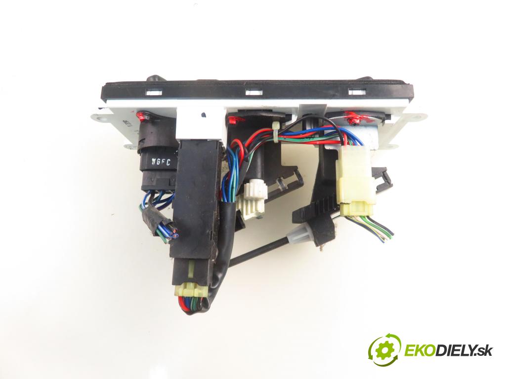 HYUNDAI GALLOPER II (JK-01) TERENOWY 2001 73,00 2.5 TD intercooler - D4BH 2476,00 Panel kúrenia