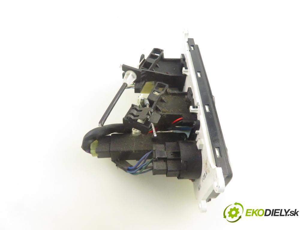 HYUNDAI GALLOPER II (JK-01) TERENOWY 2001 73,00 2.5 TD intercooler - D4BH 2476,00 Panel kúrenia