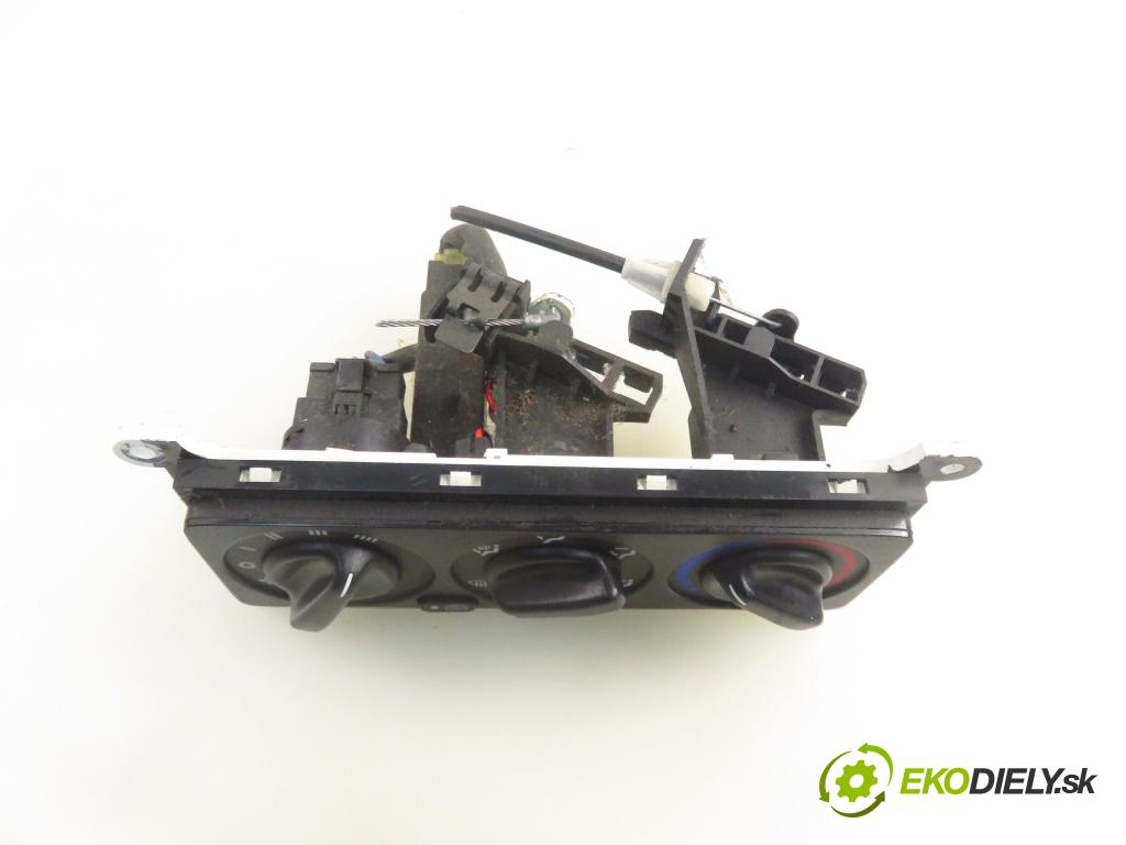 HYUNDAI GALLOPER II (JK-01) TERENOWY 2001 73,00 2.5 TD intercooler - D4BH 2476,00 Panel kúrenia