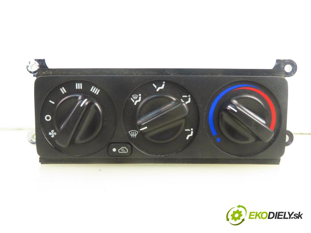 HYUNDAI GALLOPER II (JK-01) TERENOWY 2001 73,00 2.5 TD intercooler - D4BH 2476,00 Panel kúrenia