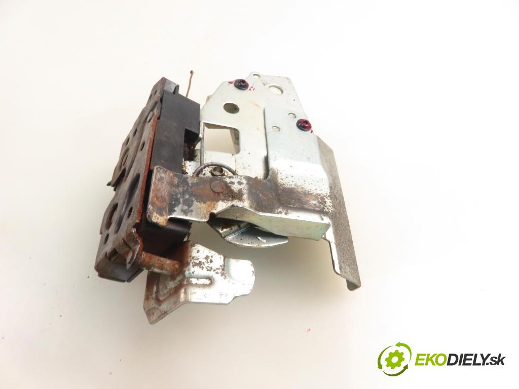 SEAT ALHAMBRA (7V8, 7V9) MINIVAN 2007 103,00 2.0 TDI - BRT 1968,00 zámok dverí kufor EL.