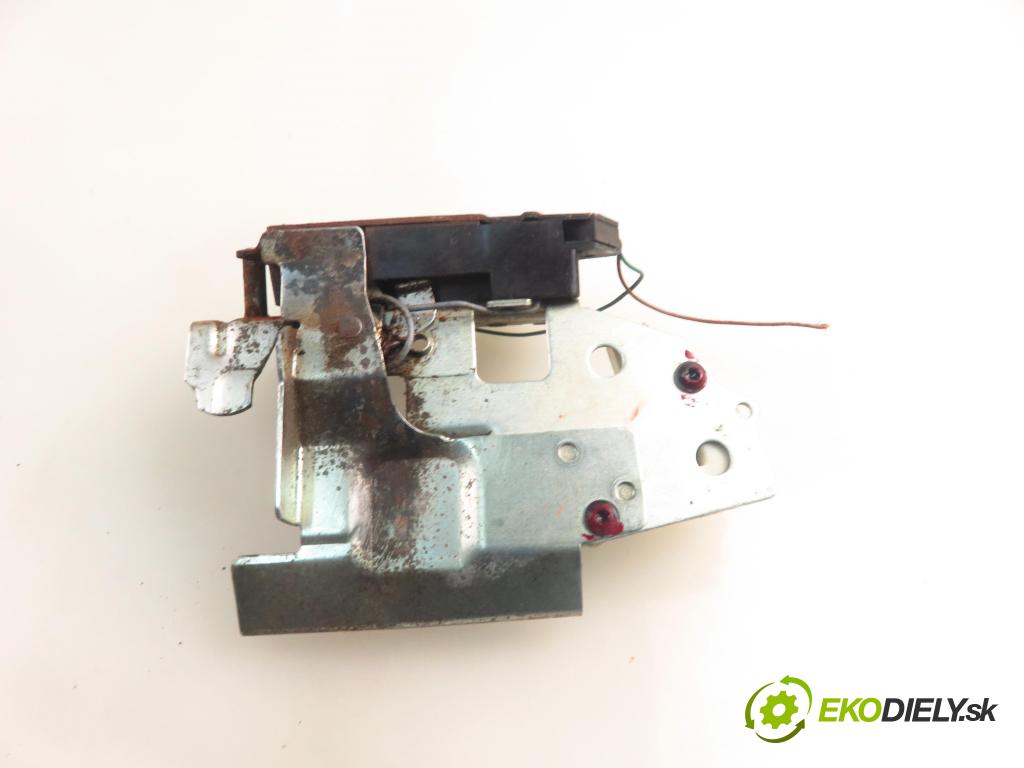 SEAT ALHAMBRA (7V8, 7V9) MINIVAN 2007 103,00 2.0 TDI - BRT 1968,00 zámok dverí kufor EL.