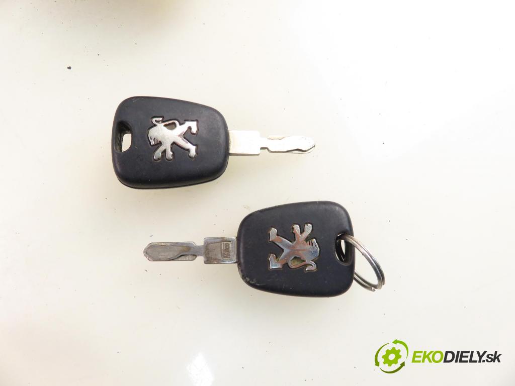 PEUGEOT 406 Break (8E/F) KOMBI 2003 80,00 2.0 HDI 110 - RHZ (DW10ATED) 1997,00 spinačka N0500109 (Spínacia skrinka)