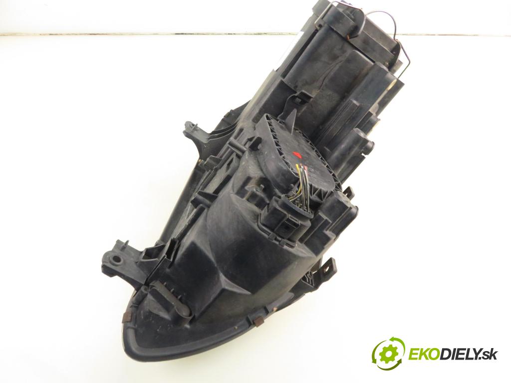 VW TOURAN (1T1, 1T2) MINIVAN 2005 77,00 1.9 TDI - BKC 1896,00 světlo LP 1T0941005F ; 0301205201