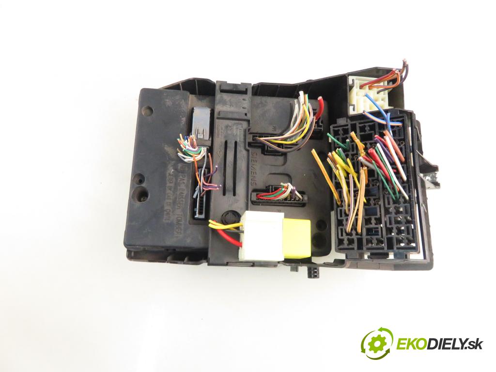 RENAULT SCENIC I (JA0/1_) MINIVAN 2001 59,00 1.9 dTi 80 - F9Q 744 1870,00 MODUL BSI 8200029342B ; S108502610G