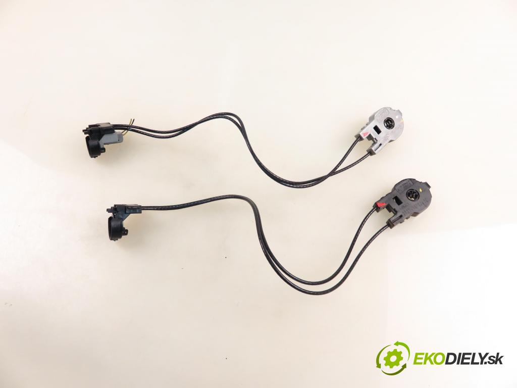 FORD FOCUS (DAW, DBW) HB 2002 74,00 1.6 16V 100 - FYDC 1596,00 Lanko panel kúrenia 98AB11503AH