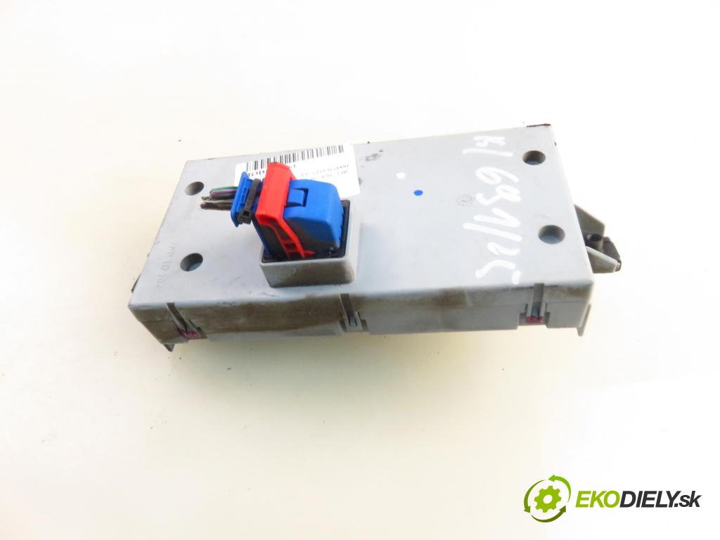 FIAT PUNTO (188_) HB 1999 44,00 1.2 60 - 188 A4.000 1242,00 MODUL BSI 46774361