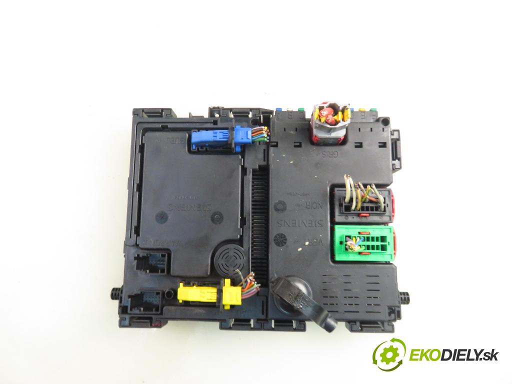 PEUGEOT 206 liftback (2A/C) HB 2000 40,00 1.1 - HFY (TU1JP) 1124,00 MODUL BSI S105872300G ; 9626460880