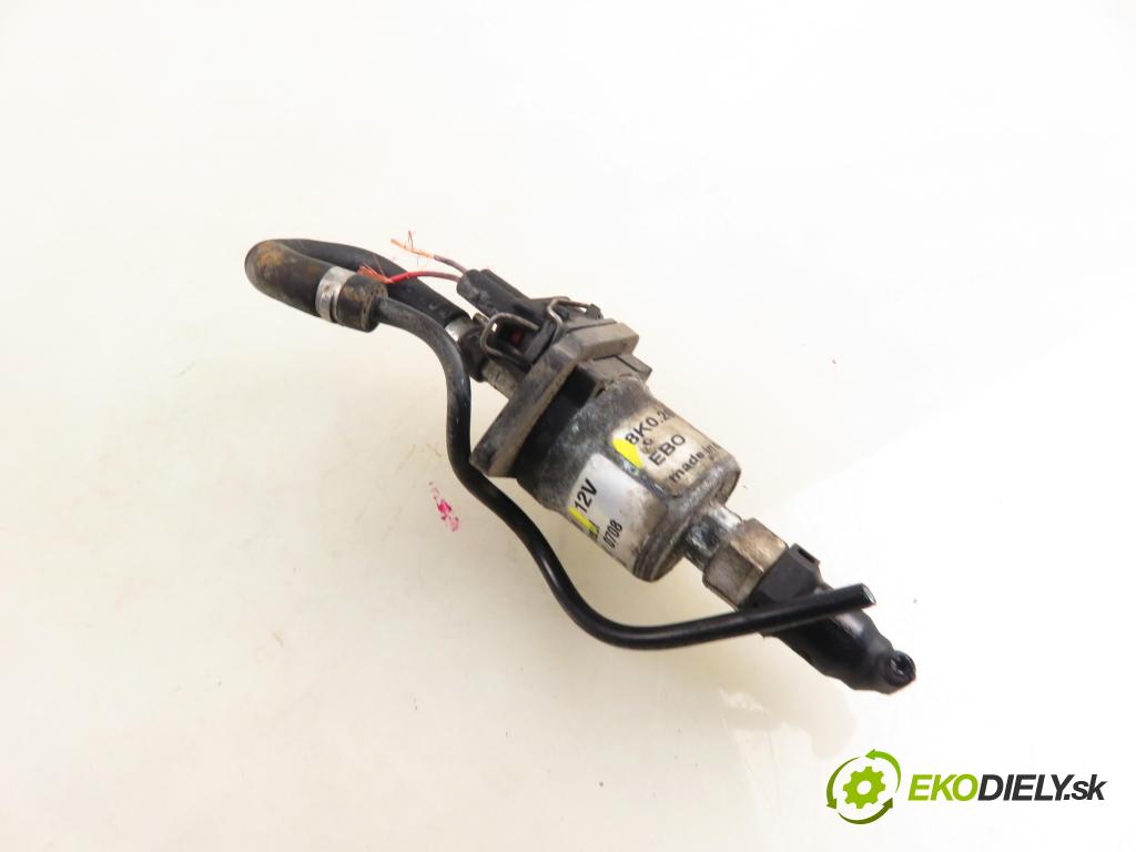 AUDI A4 (8K2, B8) SEDAN 2008 176,00 3.0 TDI quattro - CCWA 2967,00 pumpa paliva Webasto 8K0261163D ; 22451710