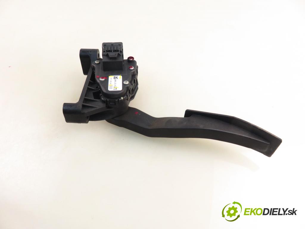 OPEL ASTRA H (A04) HB 2004 74,00 1.7 CDTI 100 - Z 17 DTH 1686,00 Potenciometer plynu 9157998BK ; 6PV00811200 (Potenciometer plynového pedálu)