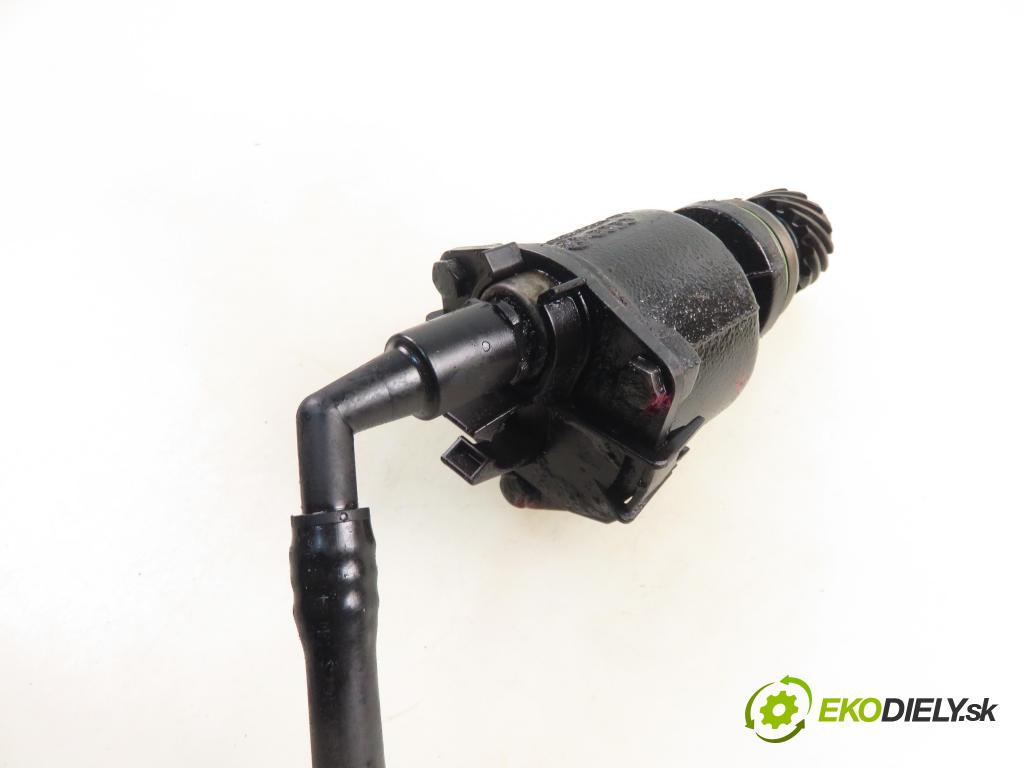 VW TRANSPORTER IV Skrzynia (70XA) FURGON 1998 50,00 1.9 TD 68 - ABL 1896,00 Pumpa vákuová 028207A