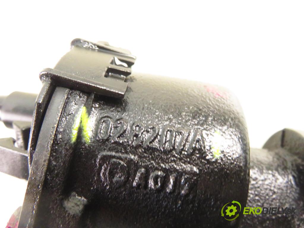 VW TRANSPORTER IV Skrzynia (70XA) FURGON 1998 50,00 1.9 TD 68 - ABL 1896,00 Pumpa vákuová 028207A