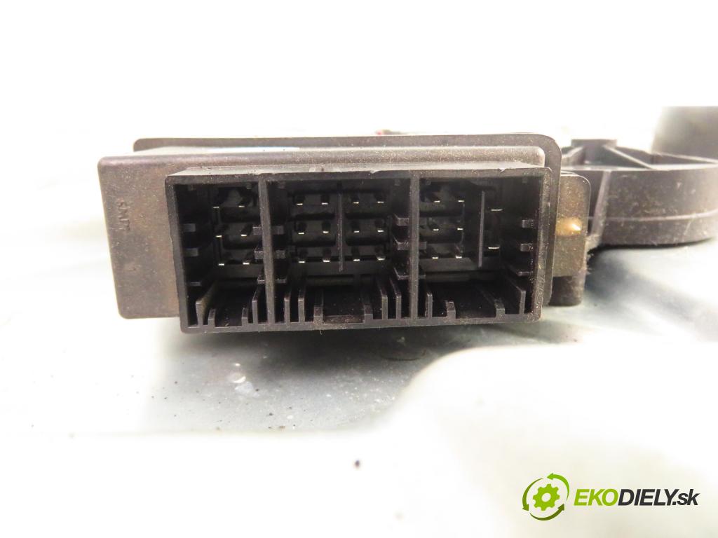 SKODA FABIA I SEDAN (6Y3) SEDAN 2004 55,00 1.4 16V - BBY 1390,00 mechanismus oken 6Y0837755C ; 6Q1959801A