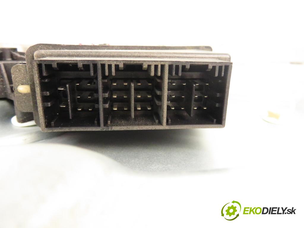 SKODA FABIA I (6Y2) HB 2003 44,00 1.4 - AZF 1397,00 mechanismus oken PPE 6Y0837756C ; 6Q1959802A