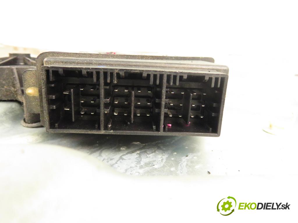SKODA FABIA I (6Y2) HB 2003 44,00 1.4 - AZF 1397,00 mechanismus oken 6Y0837755C ; 6Q1959801A