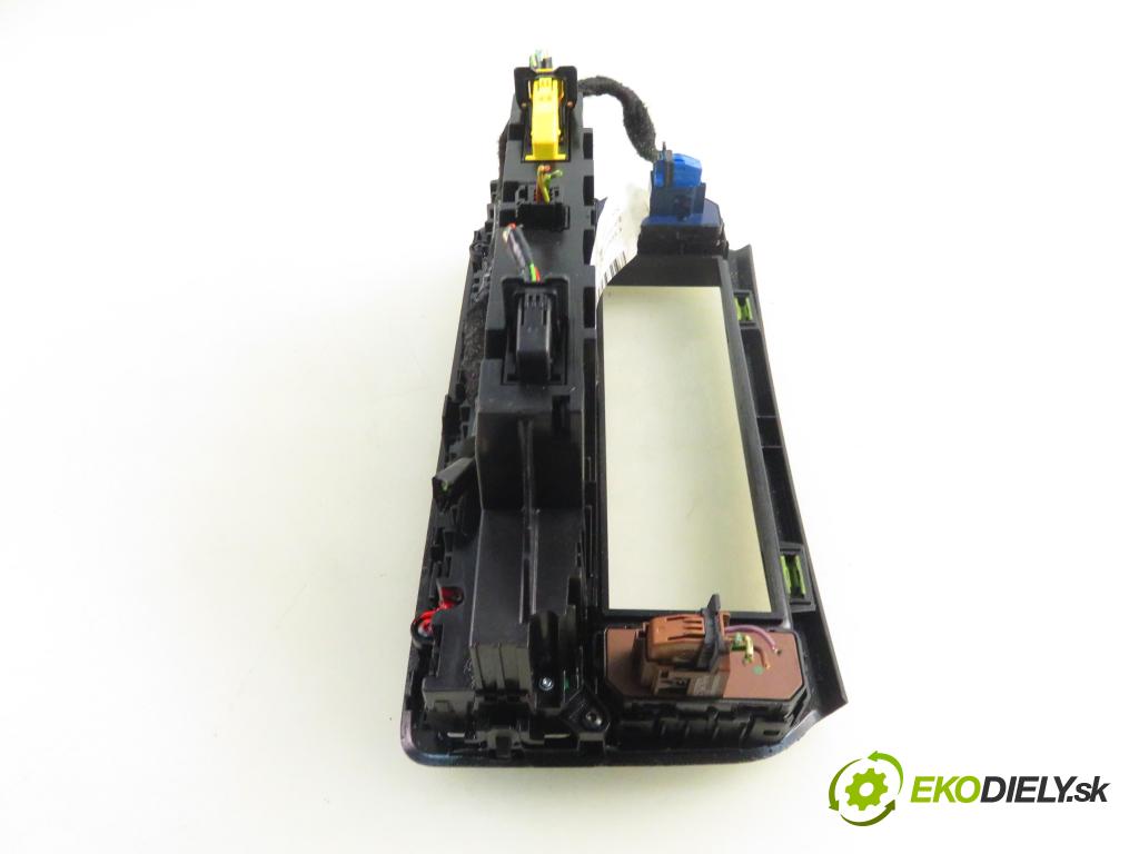 CITROEN C5 III (RD_) LIFTBACK 2010 0,00 2.0 HDi 140 - RHF (DW10BTED4) 1997,00 Panel kúrenia KLIMATRONIK 96715288ZD