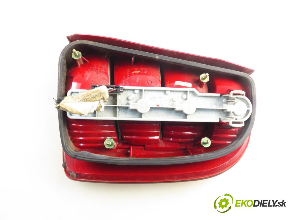 SKODA FABIA I (6Y2) HB 2003 44,00 1.4 - AZF 1397,00 Svetlo ľavé zadné 6Y6945095 ; 6Y6945111