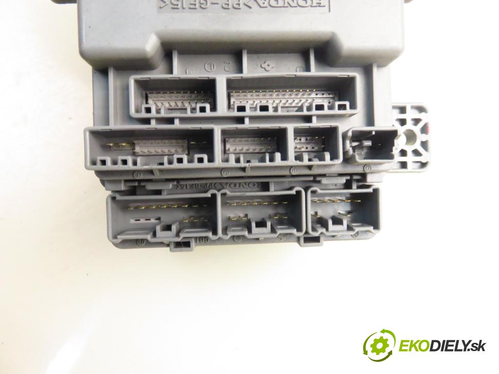 HONDA CIVIC VIII (FN, FK) HB 2007 103,00 2.2 CTDi (FK3) 140 - N22A2 2204,00 MODUL BSI SMGG330