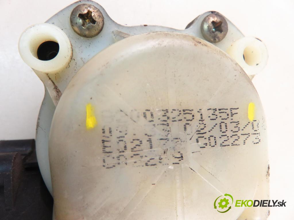 RENAULT MEGANE II Kombi (KM0/1_) KOMBI 2006 96,00 1.9 dCi - 131 F9Q 804 1870,00 mechanismus oken PPE 8200325135F