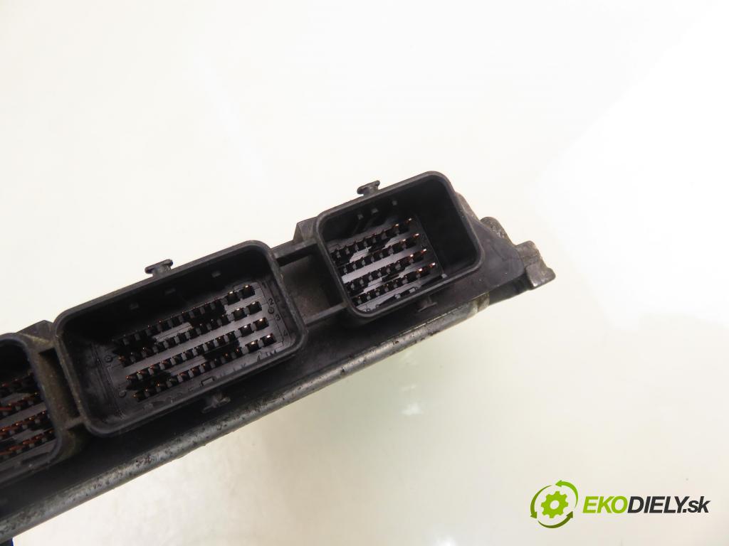 RENAULT MEGANE II Kombi (KM0/1_) KOMBI 2006 96,00 1.9 dCi - 131  F9Q 804  1870,00 Riadiaca jednotka Motor 8200527725 ; 8200527756 ; 0281012589