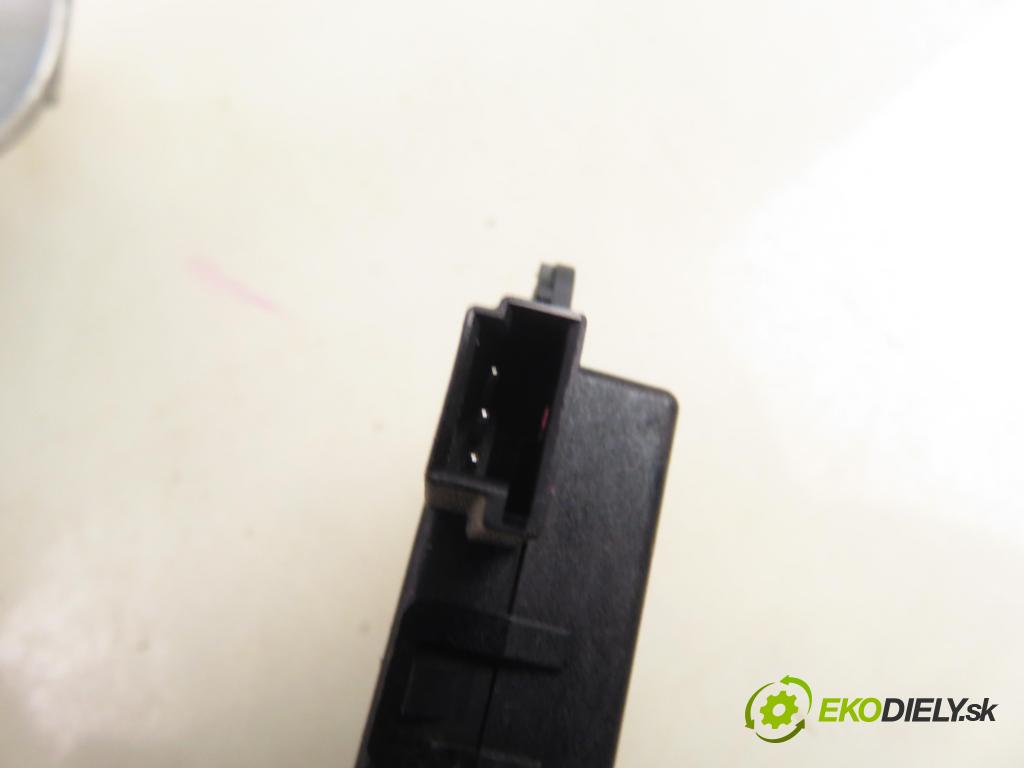 OPEL ASTRA J Sports Tourer (P10) KOMBI 2011 81,00 1.7 CDTI - A 17 DTJ 1686,00 spinačka 20939745 (Spínacia skrinka)