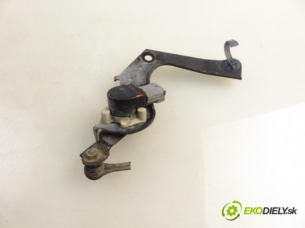 HONDA CIVIC VIII (FN, FK) HB 2007 103,00 2.2 CTDi (FK3) 140 - N22A2 2204,00 Snímač polohy XENON 7B2612