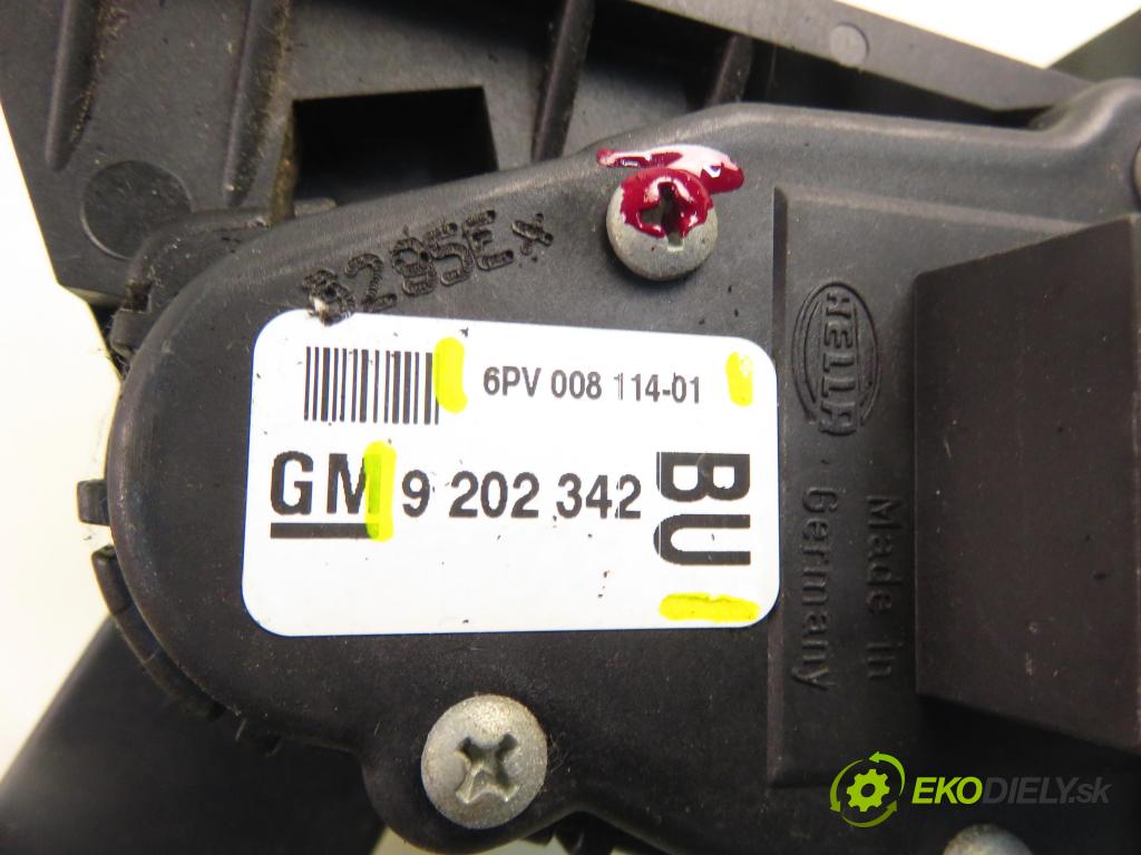 OPEL ZAFIRA B (A05) MINIVAN 2005 110,00 2.2 150 - Z 22 YH 2198,00 potenciometr plynového pedálu 9202342BU ; 6PV00811401 (Pedály)