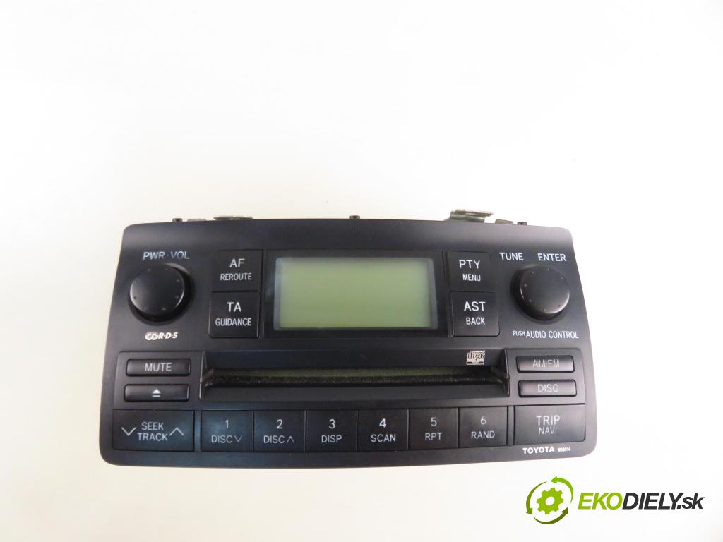 TOYOTA COROLLA (_E12_) HB 2004 66,00 2.0 D-4D 1995,00 RADIO CD 8612002380
