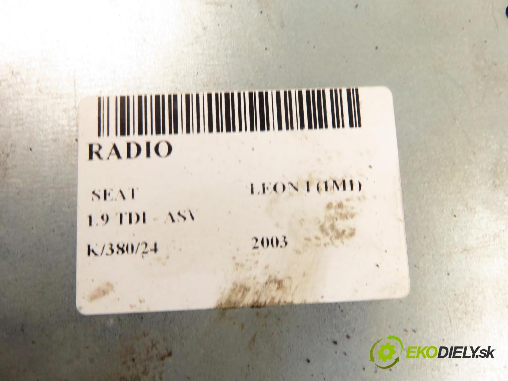 SEAT LEON (1M1) HB 2003 81,00 1.9 TDI 110 - ASV 1896,00 RADIO CD 1M0035186D