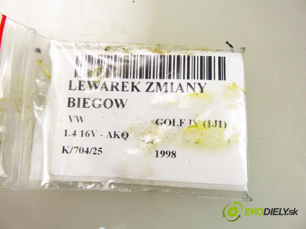 VW GOLF IV (1J1) HB 1998 55,00 1.4 16V 75 - AKQ 1390,00 ZVEDÁK: