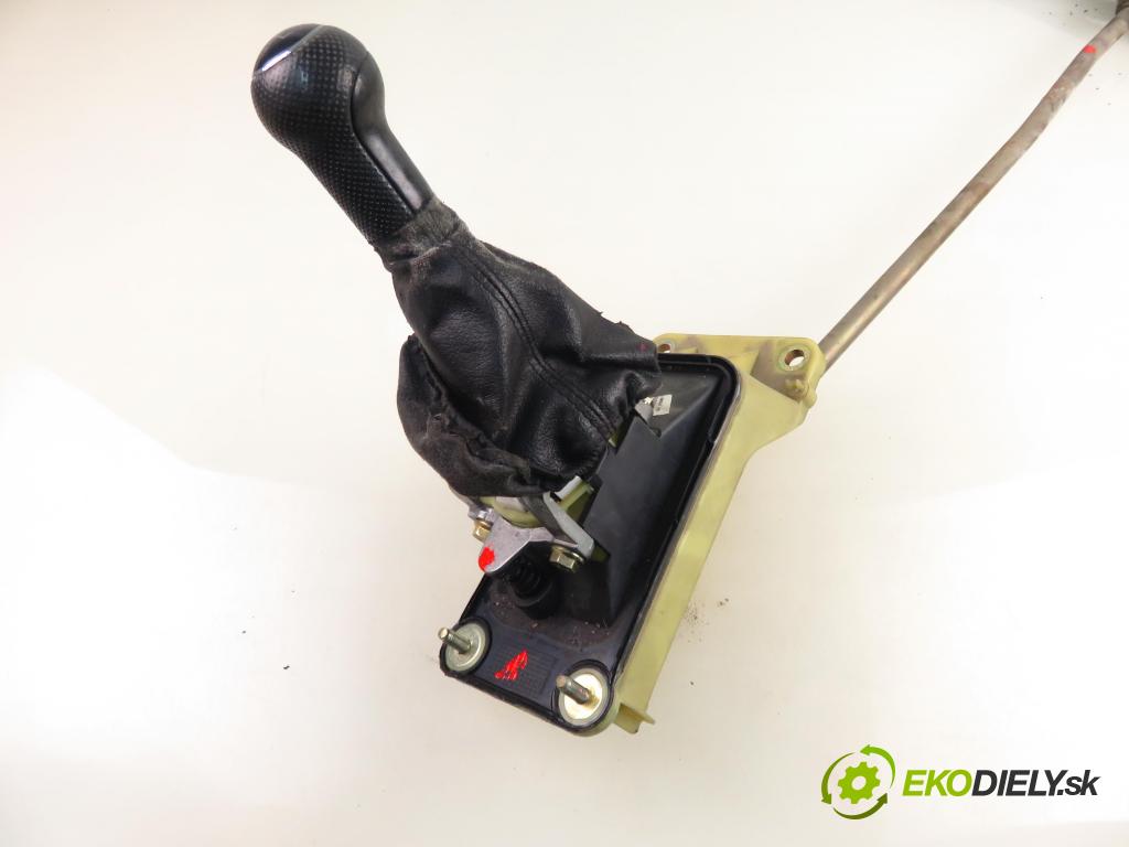 VW GOLF IV (1J1) HB 1998 55,00 1.4 16V 75 - AKQ 1390,00 ZVEDÁK: