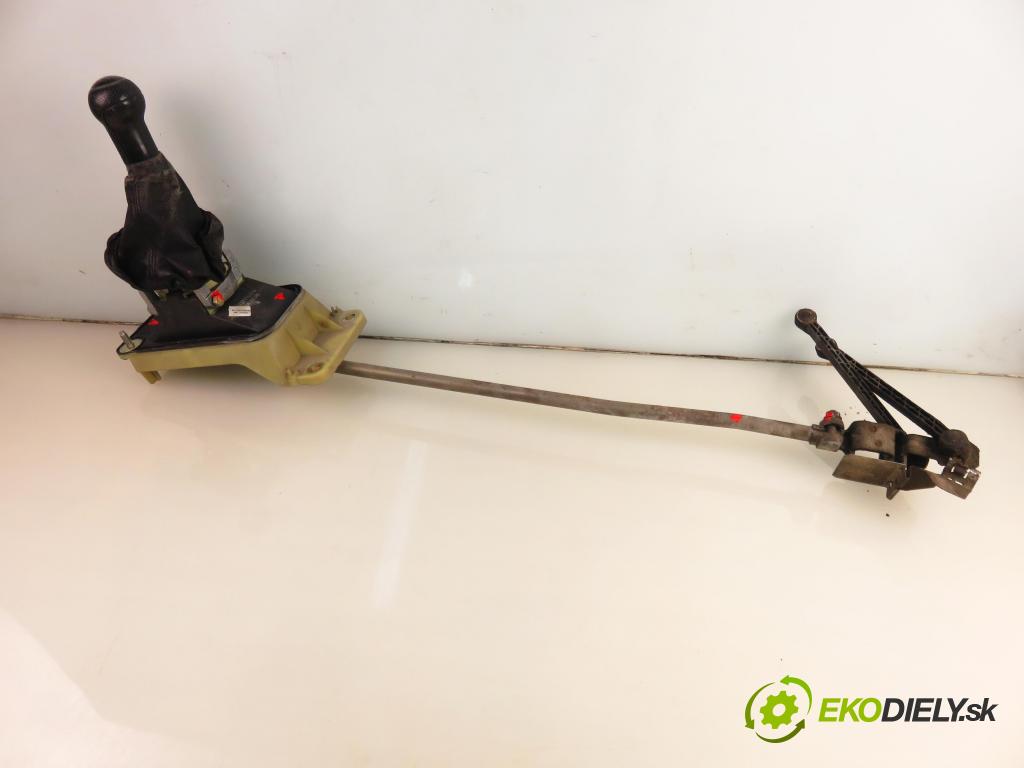 VW GOLF IV (1J1) HB 1998 55,00 1.4 16V 75 - AKQ 1390,00 ZVEDÁK: