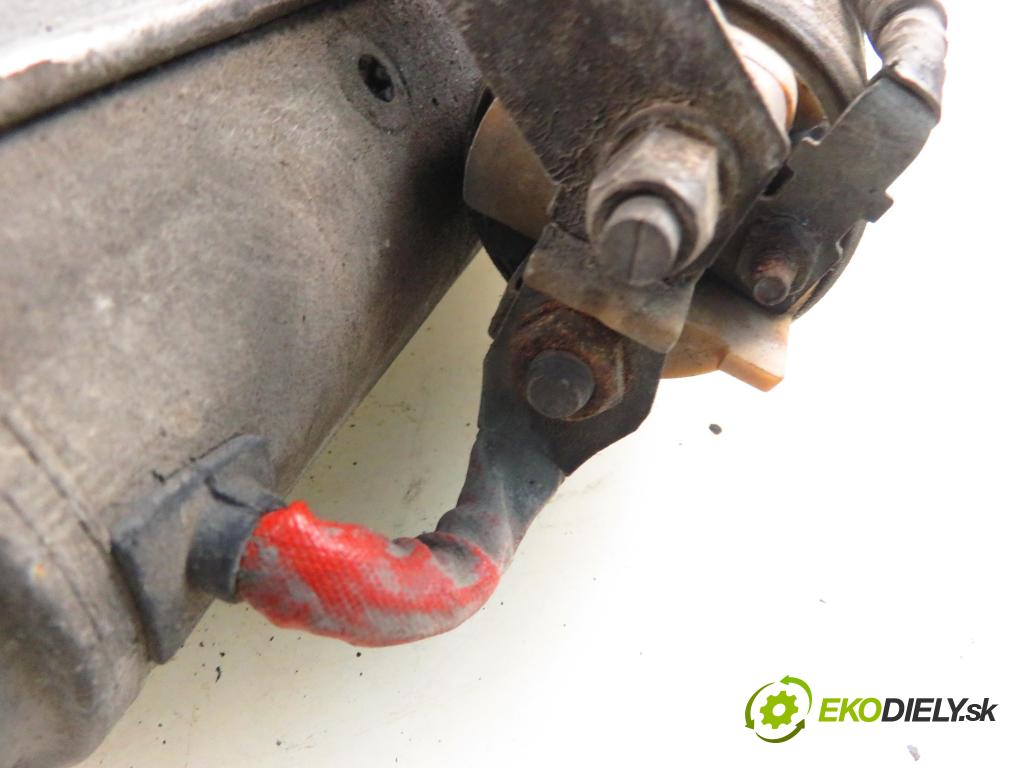 RENAULT MEGANE II Kombi (KM0/1_) KOMBI 2006 96,00 1.9 dCi - 131  F9Q 804  1870,00 startér 8200583014 (Startér)