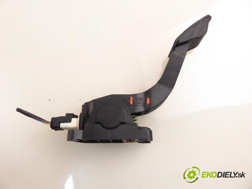 CITROEN C1 (PM_, PN_) HB 2007 40,00 1.4 HDi - 8HT (DV4TD) 1398,00 potenciometr plynového pedálu 0280755019 ; 78010YV010 (Pedály)