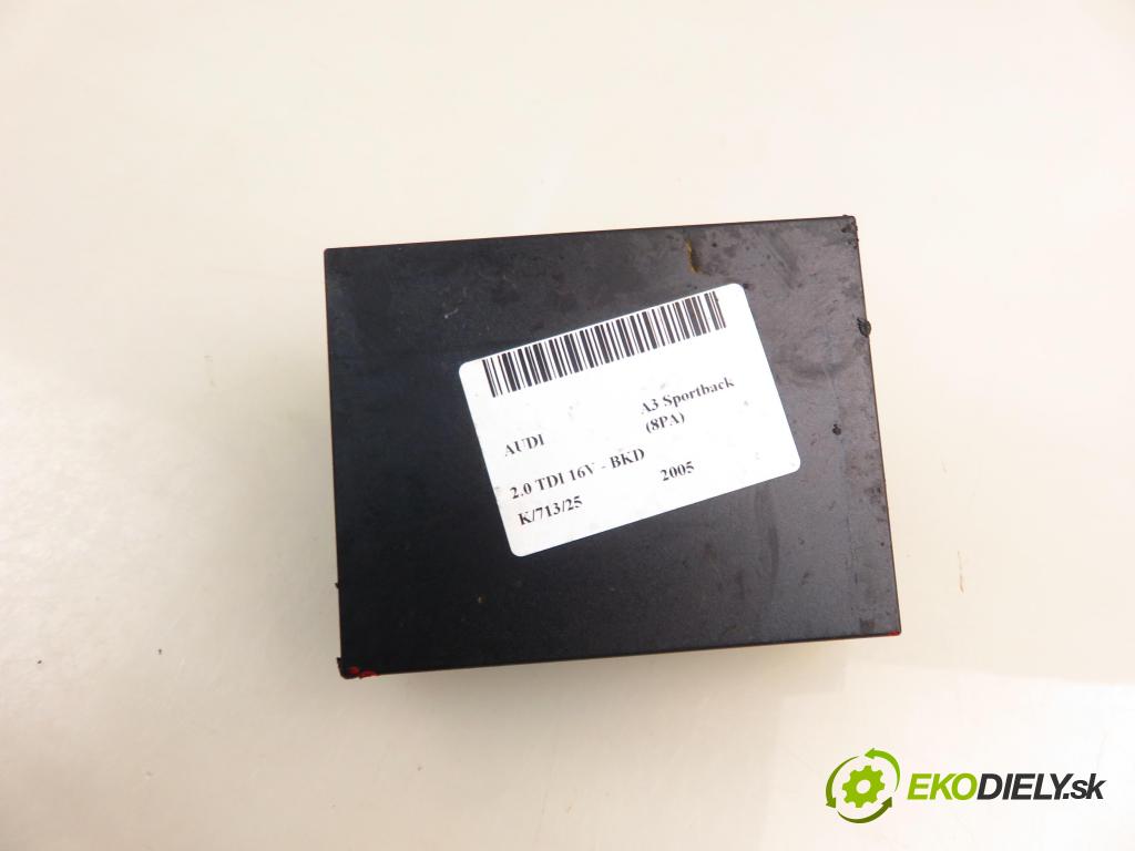 AUDI A3 Sportback (8PA) HB 2005 103,00 2.0 TDI 16V - BKD 1968,00 MODUL komfortu 8P0959433E